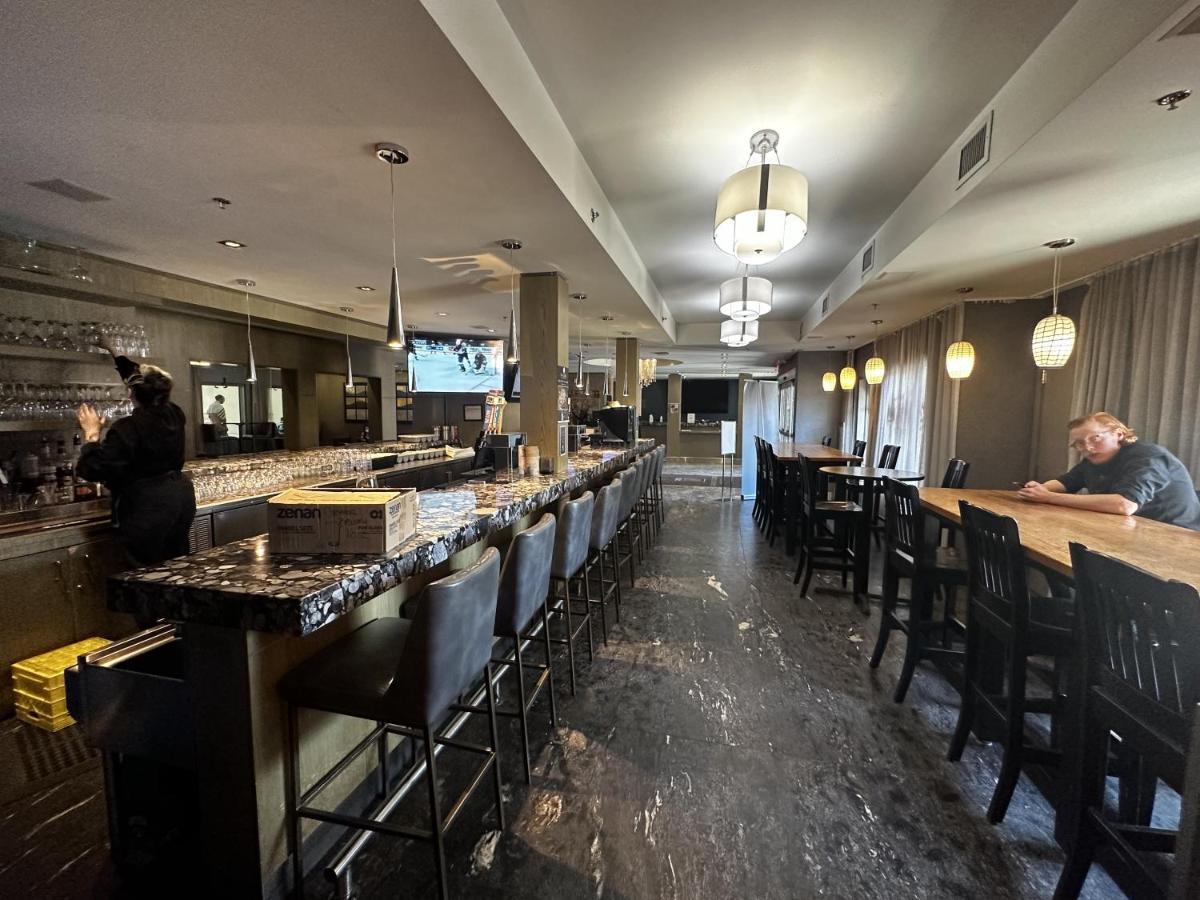Luxury Two Queen Beds Condo - Grande Rockies Resort Indoor Parking Pool Hot Tub Gym 캔모어 외부 사진
