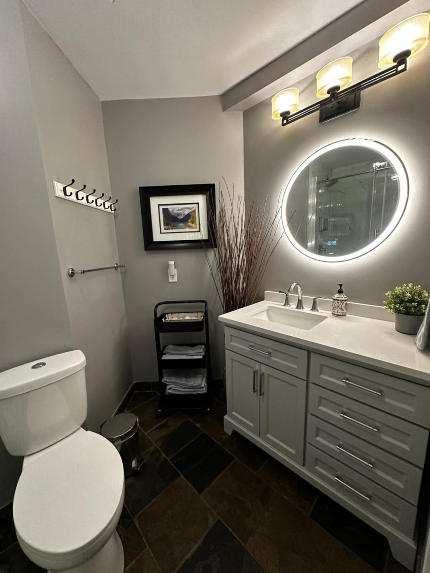 Luxury Two Queen Beds Condo - Grande Rockies Resort Indoor Parking Pool Hot Tub Gym 캔모어 외부 사진
