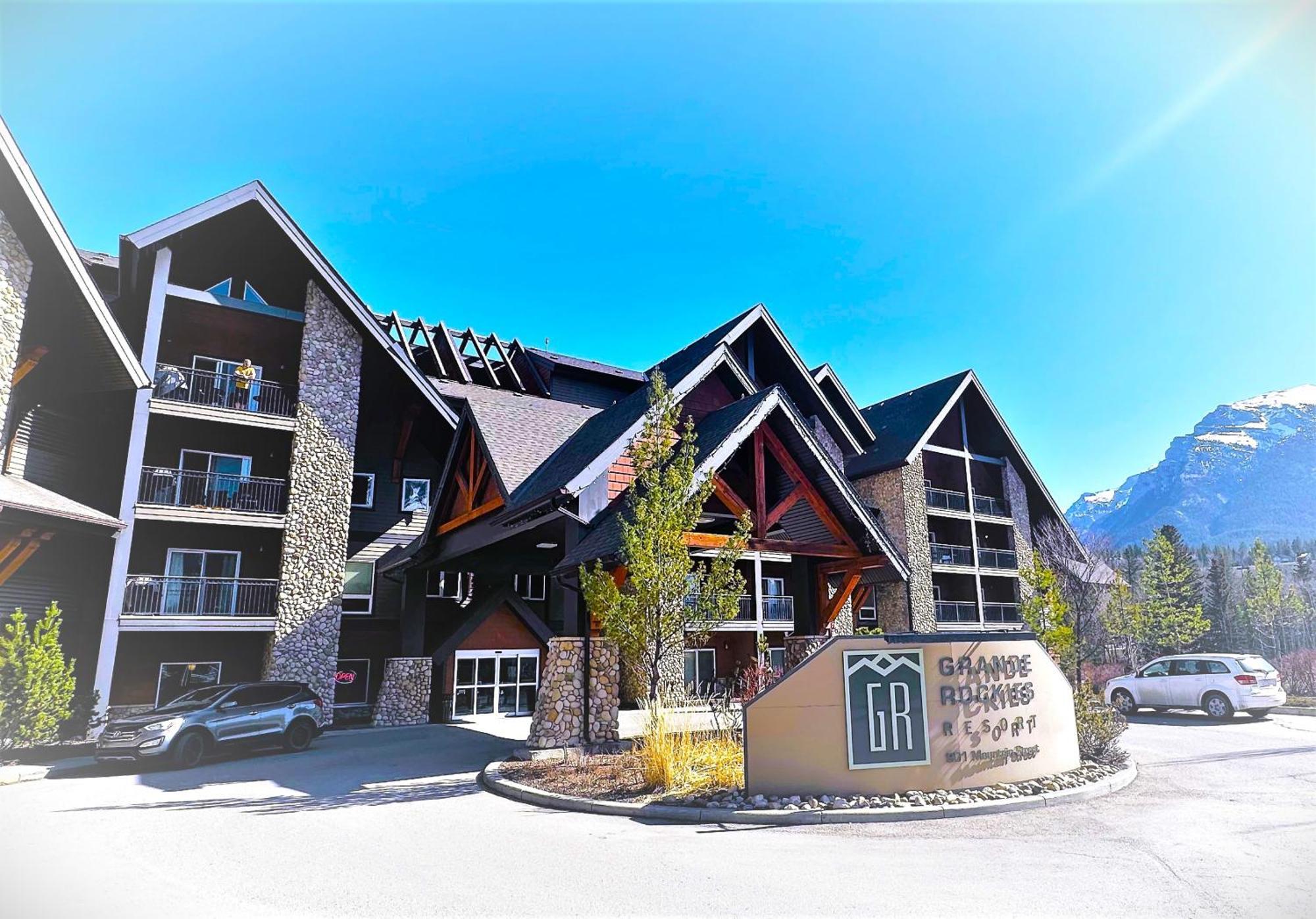 Luxury Two Queen Beds Condo - Grande Rockies Resort Indoor Parking Pool Hot Tub Gym 캔모어 외부 사진